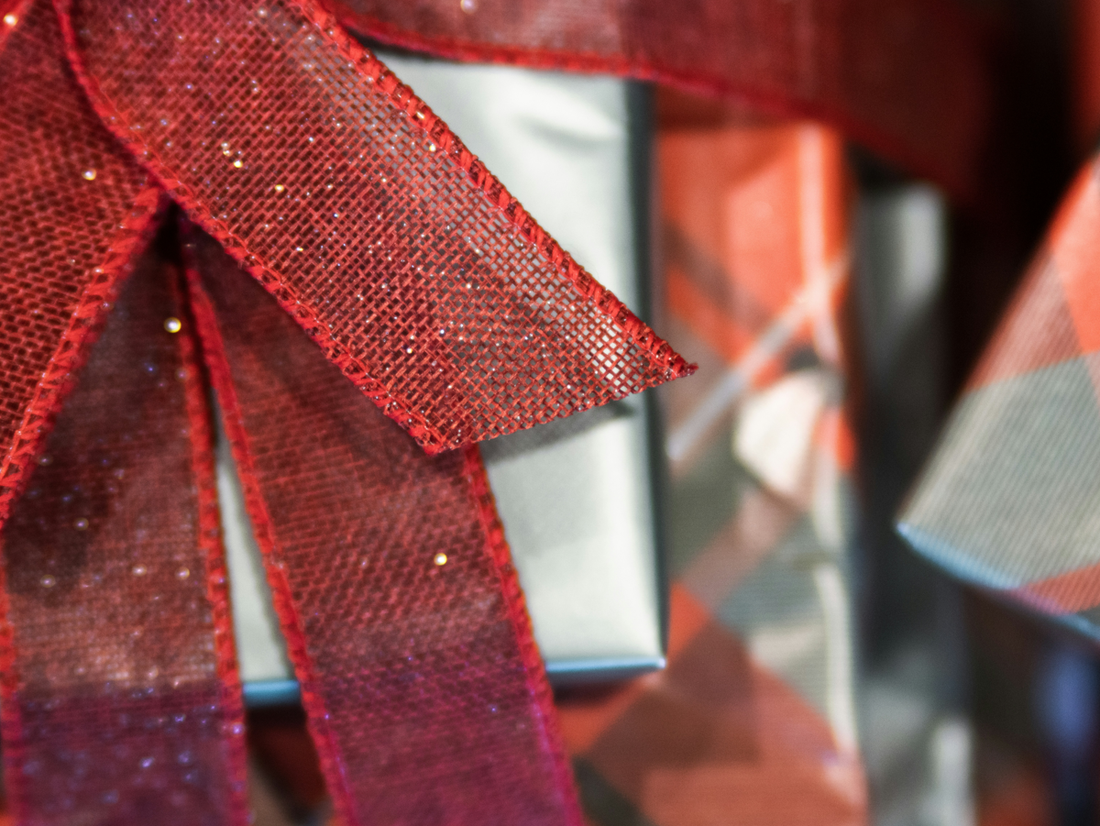 Christmas Gift Wrapping Ideas with Ribbon