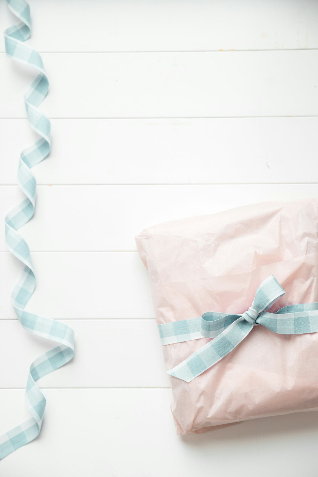 Grosgrain Ribbon vs Satin Ribbon: Understanding the Differences