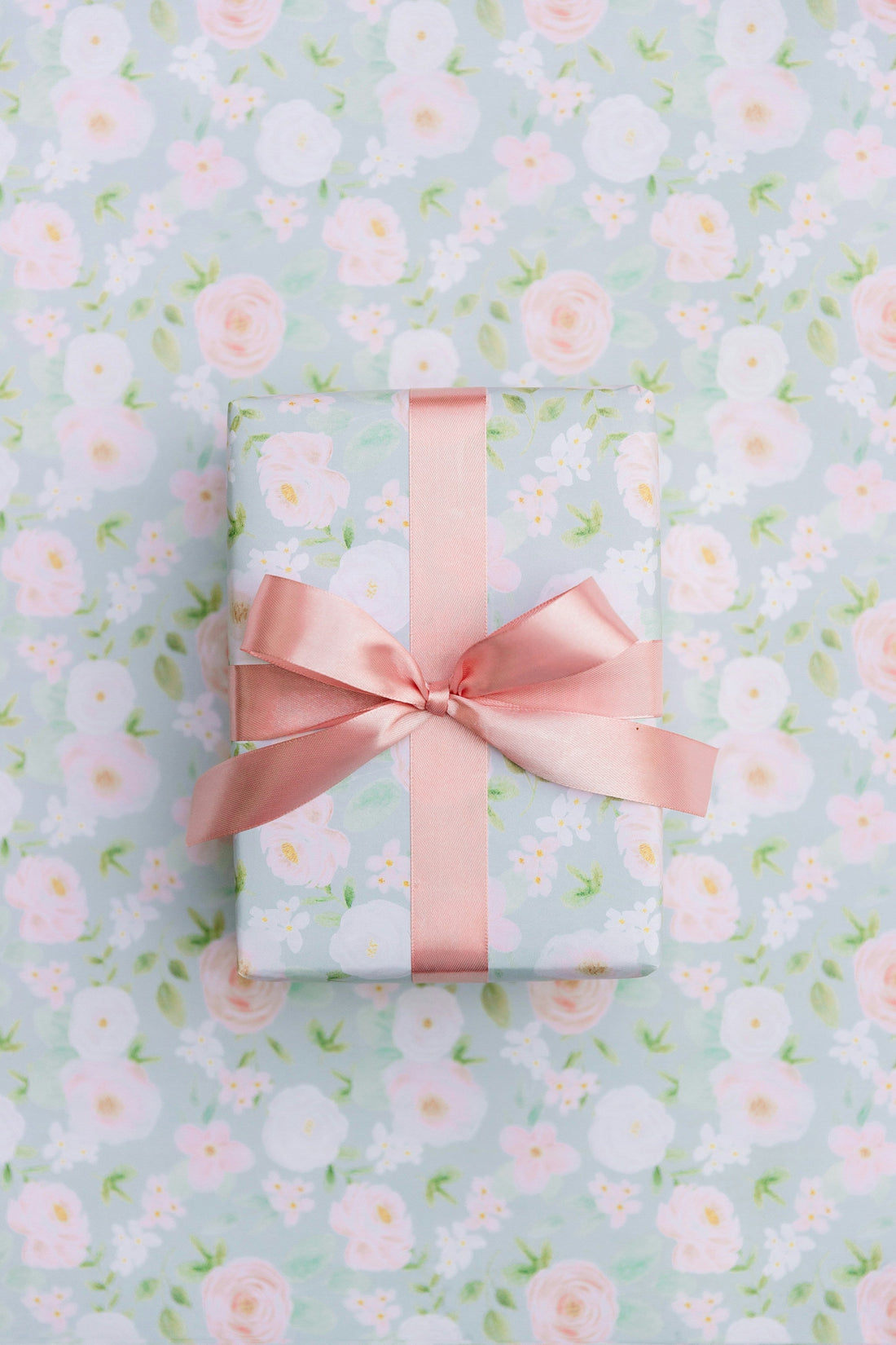 Decorating Weddings and Floral Arrangements with Ribbon