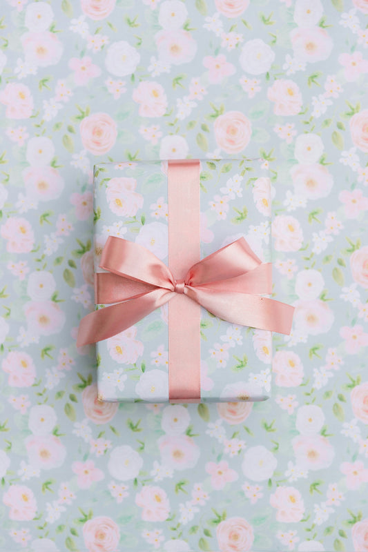 Decorating Weddings and Floral Arrangements with Ribbon