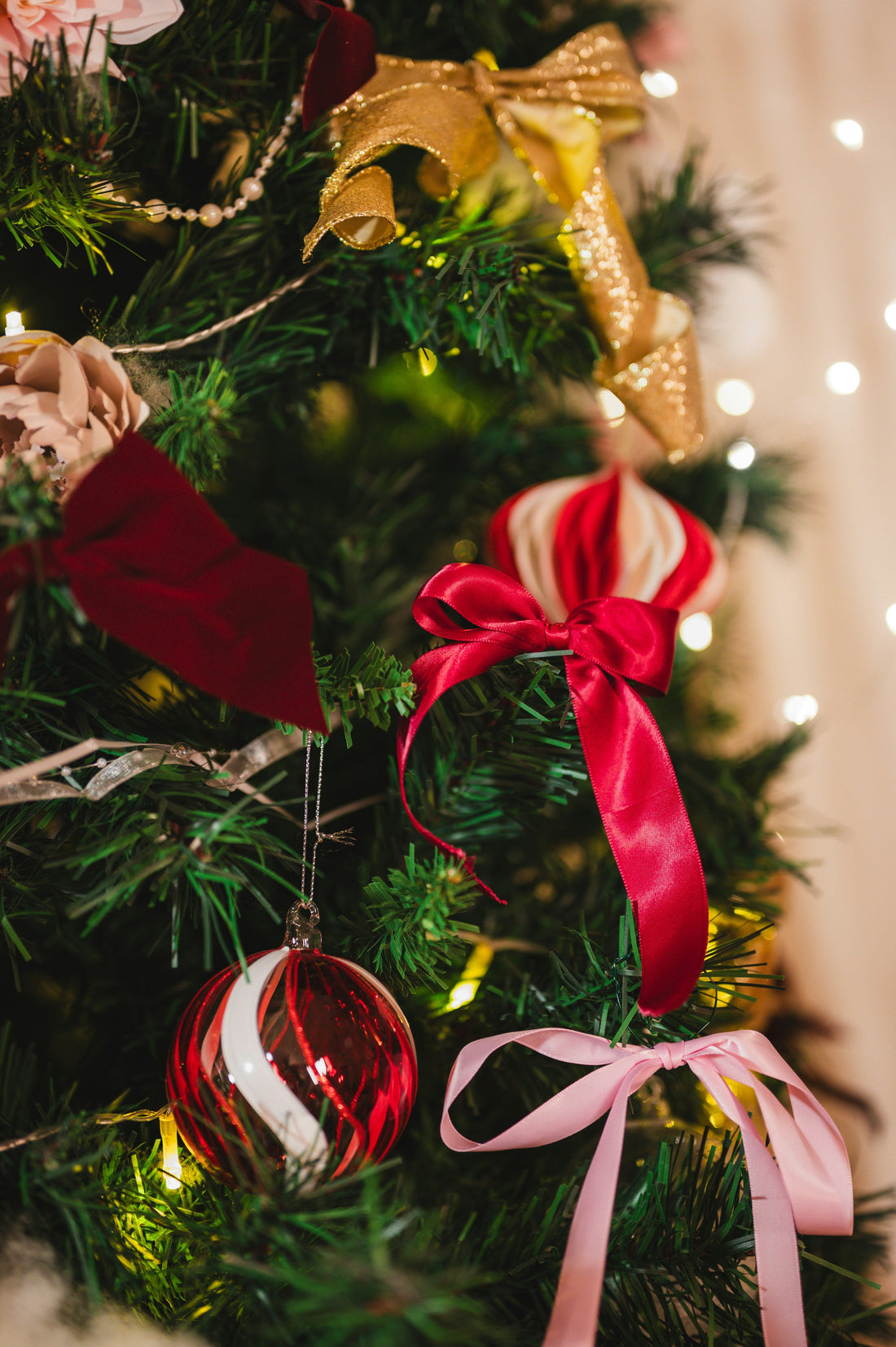 How to Make Beautiful Gift Bows with Satin Ribbon