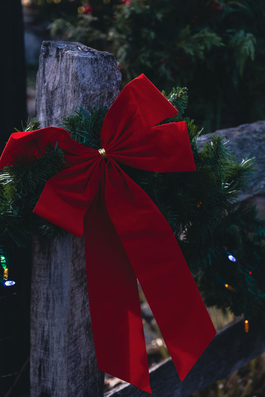 Choosing Velvet Ribbon for Seasonal Home Décor