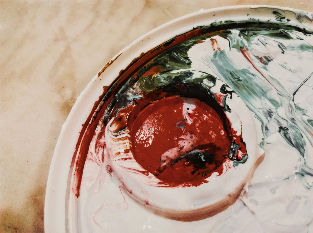 How to Keep Oil Paint Colors Clean While Mixing