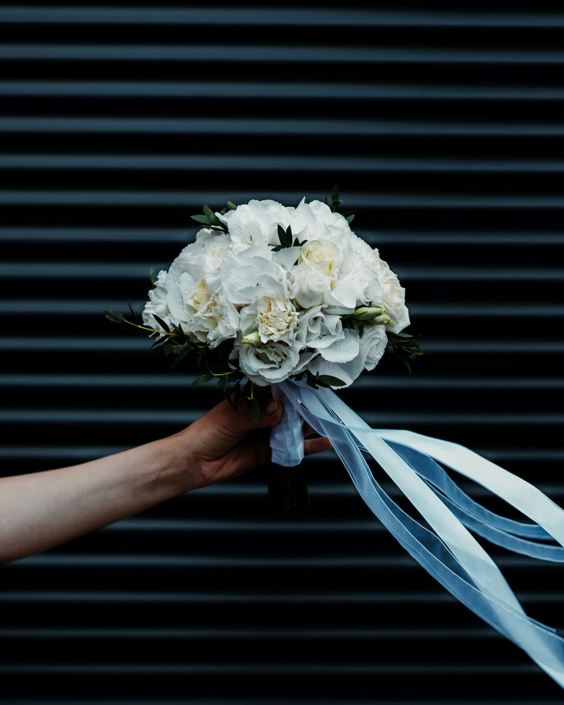 How to Choose the Perfect Ribbon for Wedding Bouquets