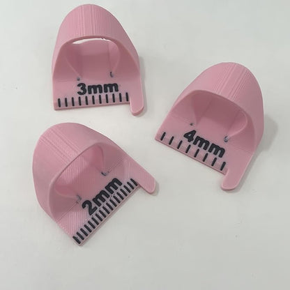 Sewing Finger Ruler for Even Stitches, Magnetic Seam Guide Sewing Kit Supplies Non-Slip Template Mini Measuring Gauge 4mm 3mm 2mm, Quilting Templates Precision Sewing DIY Handmade Sewing Tool (Pink)