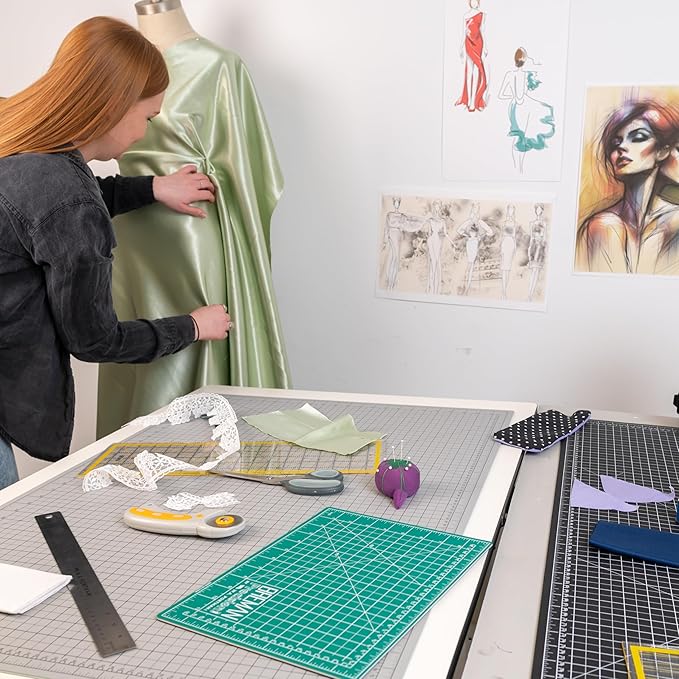 Breman Precision 18x24 Inch Self Healing Cutting Mat - 2-Sided 5-Ply PVC Green/Black Cutting Mats for Crafts, Sewing, Quilting and DIY Projects - Durable and Non-Slip Design with Precise Grid Lines