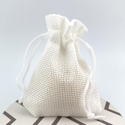 Palmhomee Pack of 25 Burlap Gift Bags with Drawstring Linen Jewelry Pouches Wedding Hessian Jute Bags for Birthday Jewelry and Treat Pouches Party Wedding Favors Gift Art and DIY Craft (2.8x3.6 Inch, White)