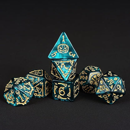 7-Die DND Dice Set Halloween Pattern Polyhedral Die Set with Leather Bag, Skull Dice D&D Die for RPG Table Games (Halloween Pattern-Green)